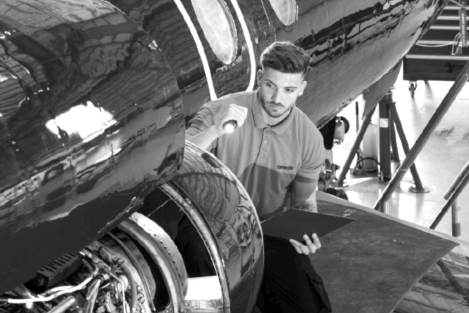 LATEST JOBS Apprentice Checking Aircraft BW LIGHT